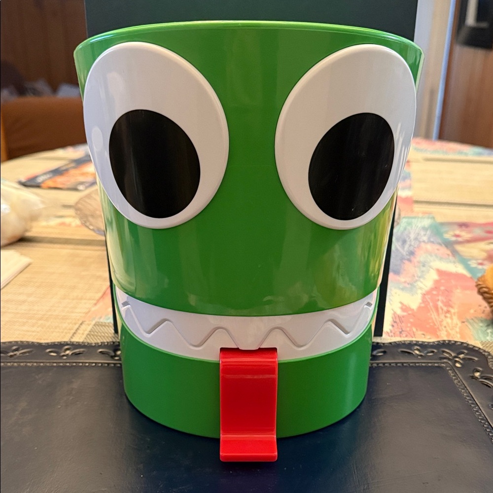 Rainbow Friends Series 3 Green Head Ultimate Bundle. Container only